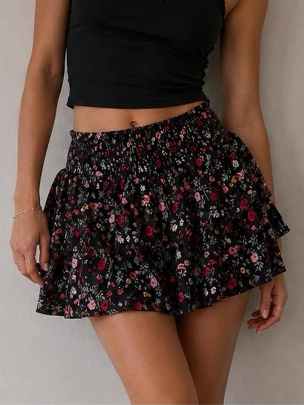 H&M x Coachella Black Floral Tiered Mini Skirt Size 2